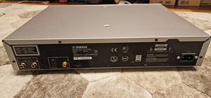 Проигрыватель компакт-дисков Yamaha CD-S700 (3 фото из 4)