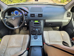 Volvo XC90 (6 фото из 6)