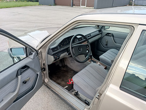 Мерседес бенц w124 om606 (7 фото из 11)
