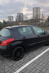 Авто (3 фото из 3)