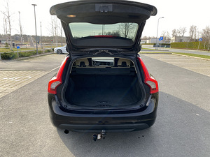 Volvo V60 2.0 SUMMUM D3 120kW (12 foto / 14)