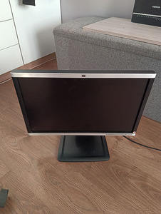 Monitor (1 foto / 3)