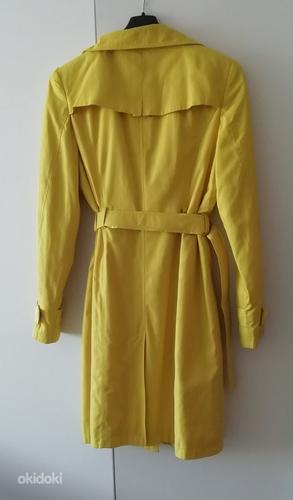 Желтое Mosaic пальто. Размер M. (фото #2)