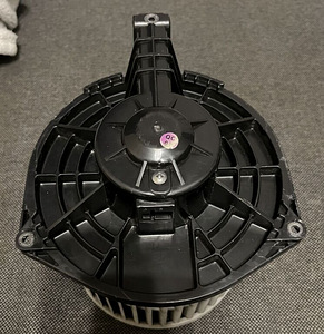 Honda Civic VIII hatchback OEM salongiventilaator (2 foto / 2)