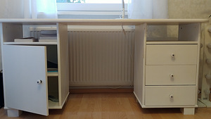 Kirjutuslaud õpilasele (1 foto / 2)