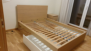 Продается новая кровать Мальм Икеа, 140х200, с тумбочкой. (1 фото из 2)