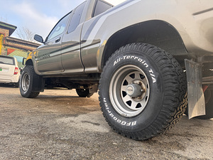 Toyota Hilux üv 12.25 (3 foto / 10)