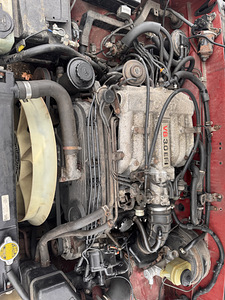 Toyota Hilux üv 12.25 (7 foto / 10)