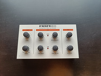 MAM MB33 — аналоговый ретро-бас-синтезатор (клон TB-303)