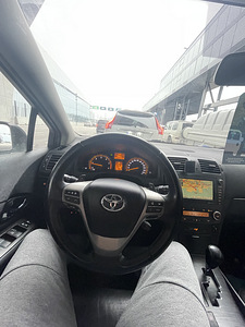 Toyota Avensis 2.2 (3 foto / 4)