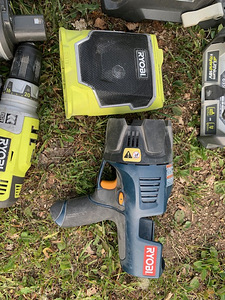 RYOBI 18 v akutööriistade komplekt (6 foto / 9)