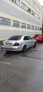 Mercedes-Benz E 320 Avantgarde 3.0 V6 CDI 165kW (2 foto / 9)