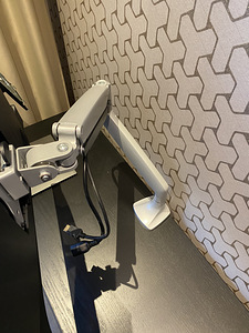 Icybox monitor stand (1 foto / 2)