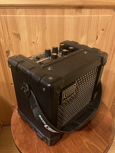 Roland Micro CUBE (1 фото из 6)