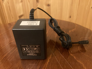 Roland Micro CUBE (5 фото из 6)