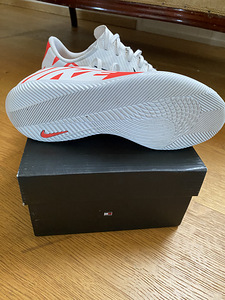 Nike jalka sisejalanõud! (2 foto / 3)