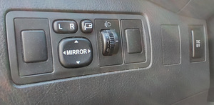 Toyota Avensis (12 foto / 15)