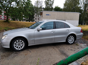 Mercedes Benz E270 Avantgrade (2 foto / 6)