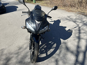 HONDA CBR 125R (2 foto / 6)