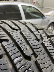 Maasturi lamellrehvid Nokian Hakkapeliitta 245/50 R20 (4 foto / 4)