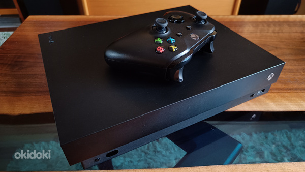 Xbox One X 1TB (foto #1)
