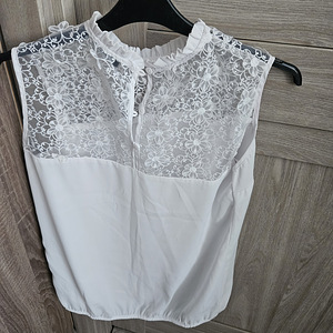 Женская одежда (3 фото из 10)
