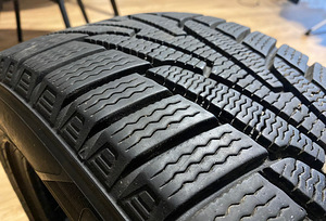 Шины (M+S) Kumho - 205/55R16 - 7,5 мм (2 фото из 3)