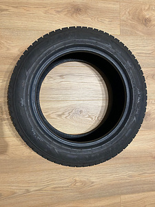Шины (M+S) Kumho - 205/55R16 - 7,5 мм (3 фото из 3)