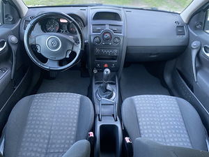 Renault Megane (6 фото из 9)