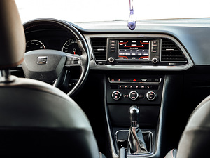 SEAT Leon FR (9 foto / 15)