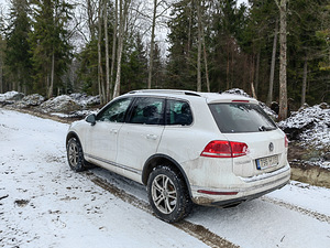 Volkswagen Touareg (3 foto / 11)