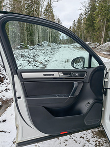 Volkswagen Touareg (8 foto / 11)