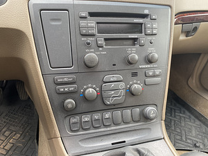 Volvo v70 2.5 tdi 103kw (6 foto / 10)