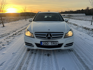 Mercedes-Benz C 200 Avantgarde 2.1 100kW (8 foto / 11)