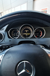 Mercedes-Benz C 200 Premium Avantgarde 2.1 100kW (9 foto / 15)
