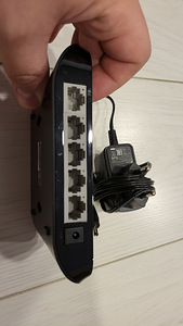 TP-LINK Switch 8-port TL-SF1008D (3 foto / 6)
