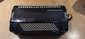 Akordion Royal Standard (Montana) (5 foto / 8)