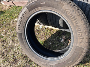 Шины 225/60R17 Continental. (1 фото из 2)