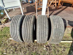 Шины 225/60R17 Continental. (2 фото из 2)