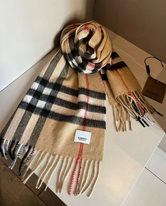 Burberry Cashmere scarf (1 foto / 1)