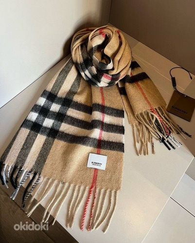 Burberry Cashmere scarf