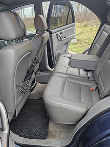 Kia Sorento 2005 (7 foto / 7)