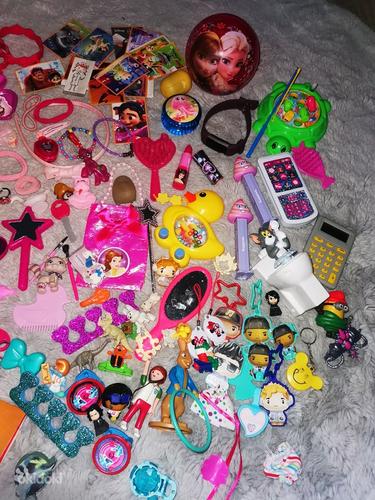 Большое количество девчачьих гаджетов, игрушек (фото #2)