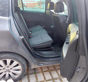 Opel zafira tourer (4 foto / 6)