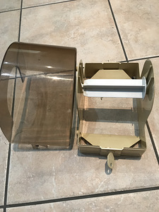 Tualettpaberi kast (2 foto / 2)