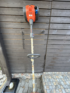 Bensiintrimmer husqvarna (1 foto / 2)