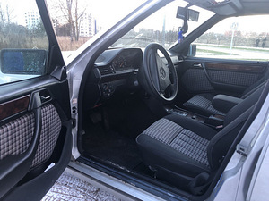 MERCEDES-BENZ E300 TURBODIESEL, 124T (4 foto / 8)