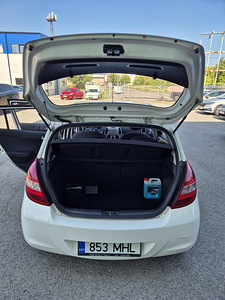 Autorent / Autorent / (7 foto / 10)