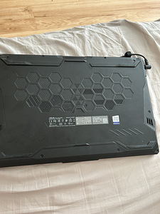 Asus gamer laptop (5 foto / 5)