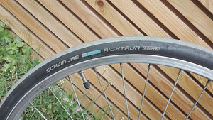 Urban stiilis 26" linna jalgratas 56cm, kitsad kummid, alarm (3 foto / 6)